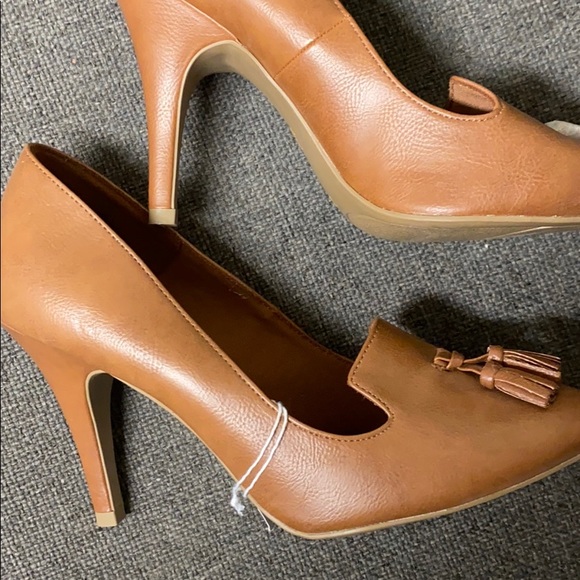 Heels - Picture 2 of 2